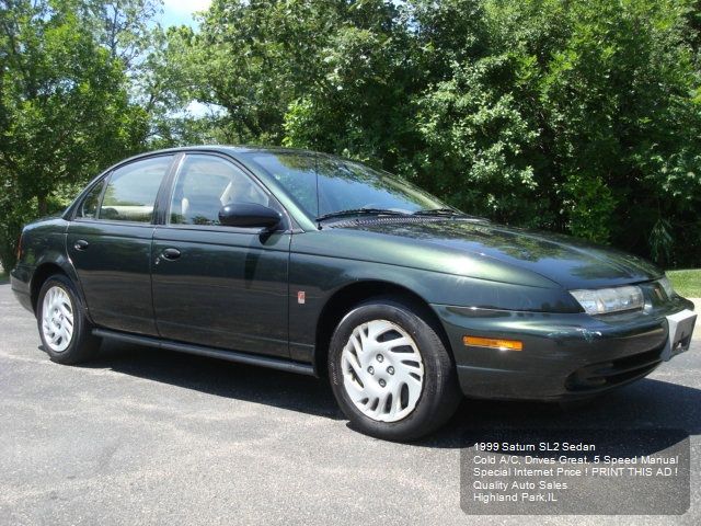 Saturn S Series XLS Sedan