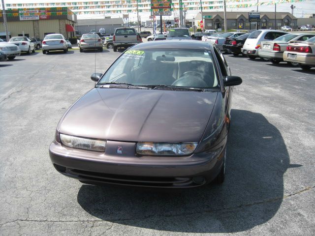 Saturn S Series XLS Sedan