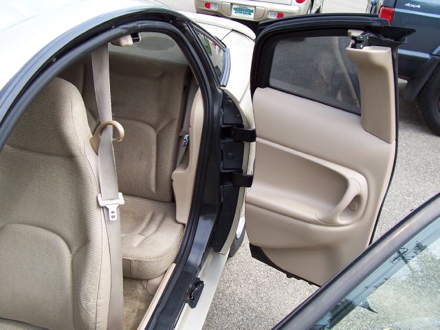 Saturn S Series 1999 photo 9