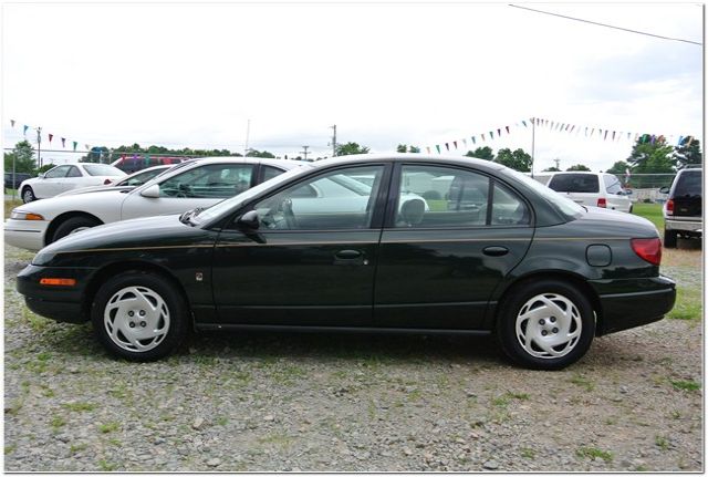 Saturn S Series XLS Sedan