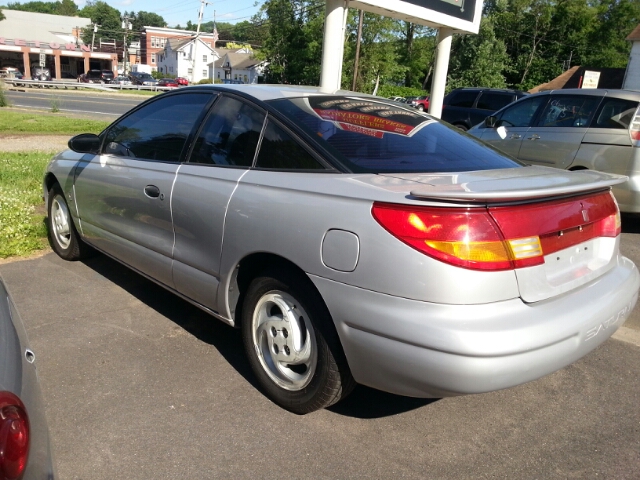 Saturn S Series 2000 photo 2