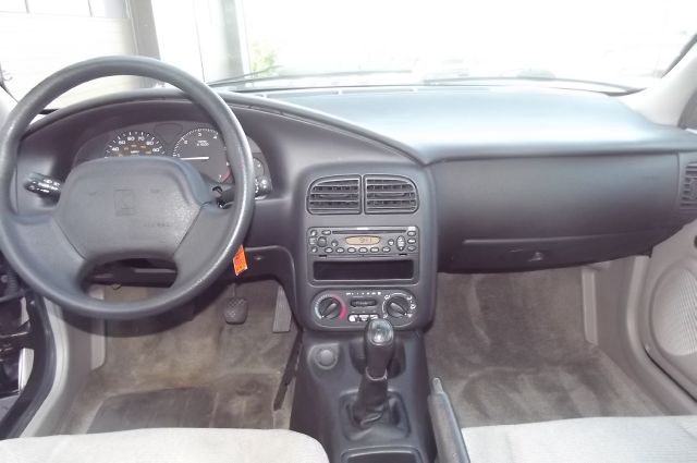 Saturn S Series 2000 photo 2