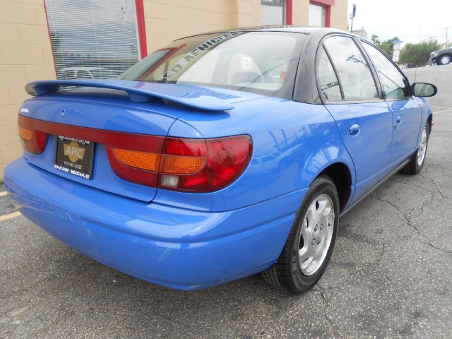 Saturn S Series XLS Sedan