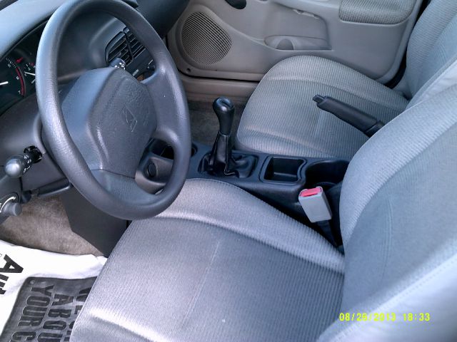 Saturn S Series 2000 photo 4