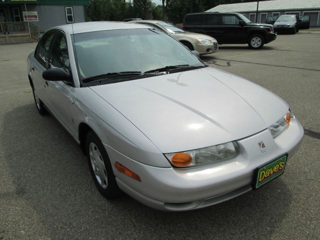 Saturn S Series 2000 photo 2