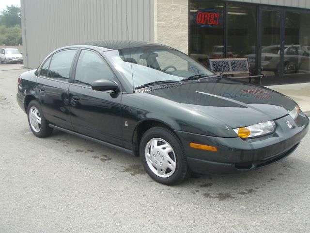 Saturn S Series 2000 photo 2