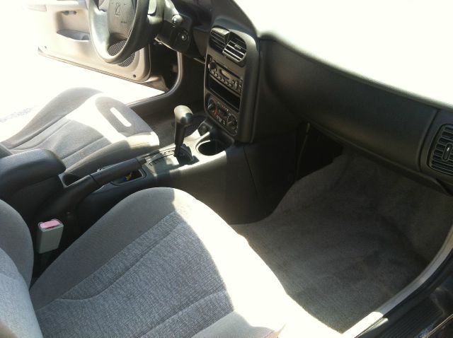 Saturn S Series 2001 photo 2