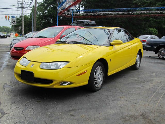 Saturn S Series 2001 photo 2