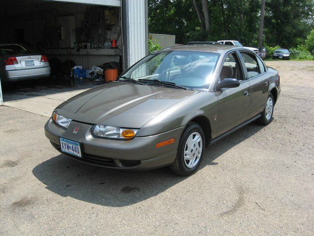 Saturn S Series XLS Sedan