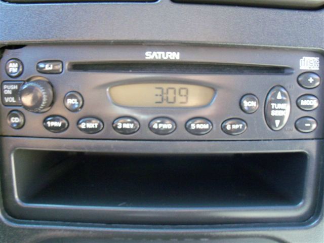 Saturn S Series 2001 photo 2