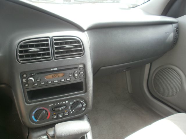 Saturn S Series 2001 photo 14