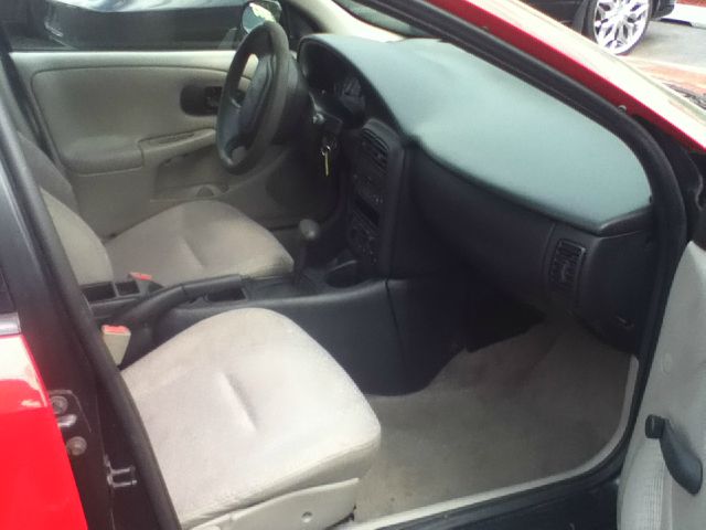 Saturn S Series 2001 photo 9