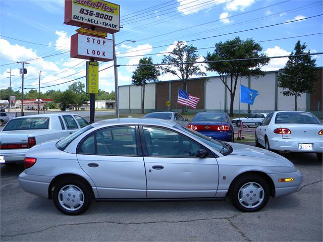 Saturn S Series 2001 photo 2