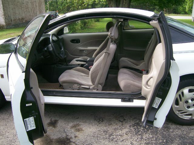 Saturn S Series 2001 photo 2