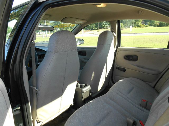 Saturn S Series 2001 photo 1