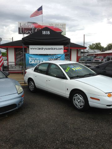 Saturn S Series XLS Sedan