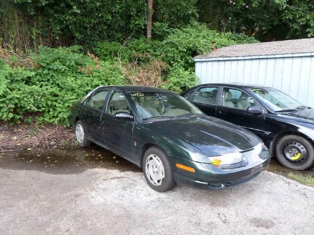 Saturn S Series 2001 photo 2