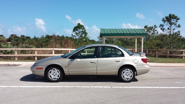 Saturn S Series 2001 photo 3