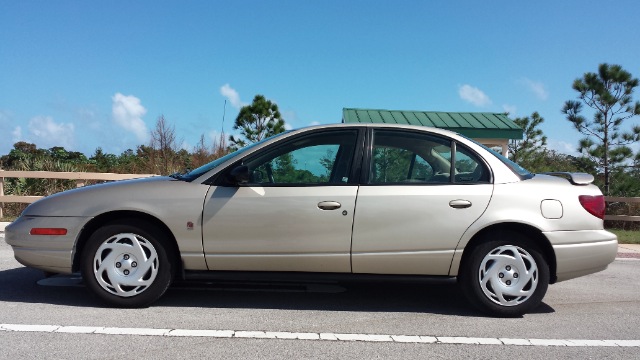 Saturn S Series 2001 photo 4