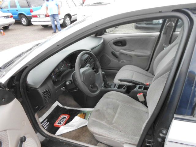 Saturn S Series 2001 photo 4