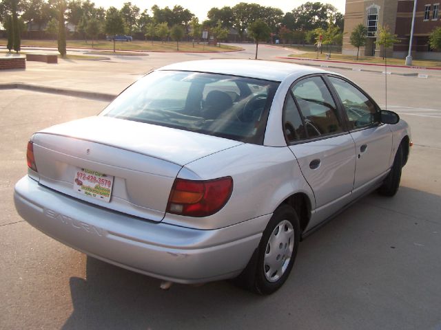 Saturn S Series 2002 photo 2