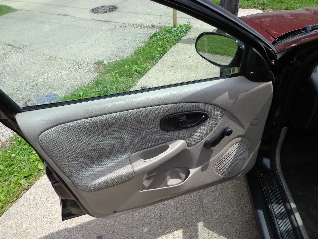 Saturn S Series 2002 photo 3