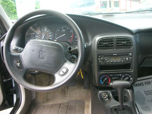 Saturn S Series 2002 photo 2