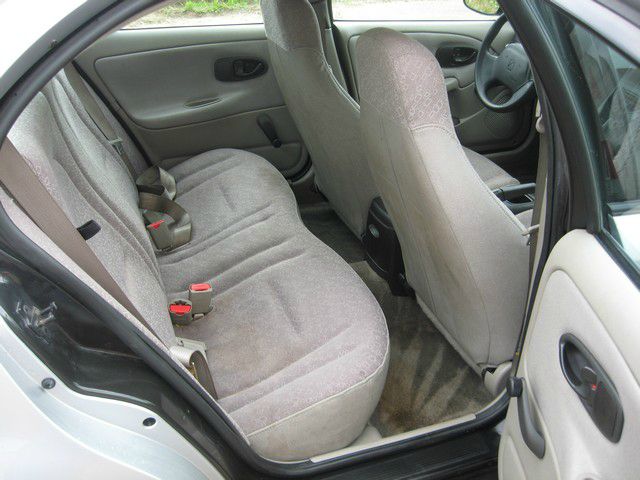 Saturn S Series 2002 photo 7