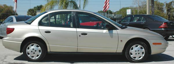 Saturn S Series 2002 photo 2