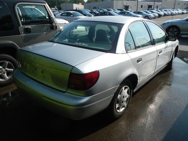 Saturn S Series 2002 photo 2