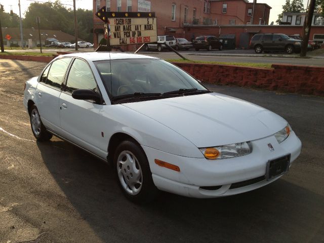 Saturn S Series XLS Sedan