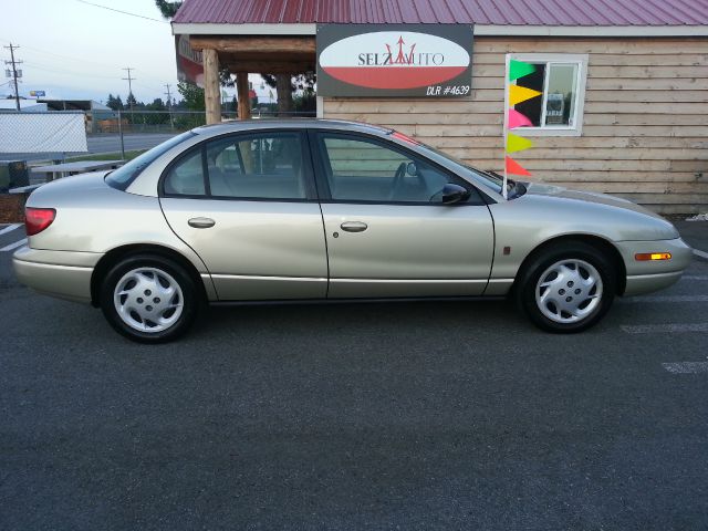 Saturn S Series XLS Sedan