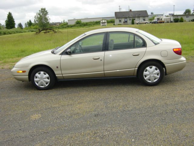 Saturn S Series XLS Sedan