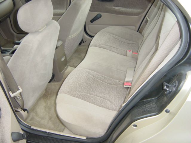 Saturn S Series 2002 photo 4