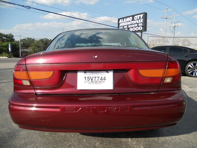 Saturn S Series XLS Sedan