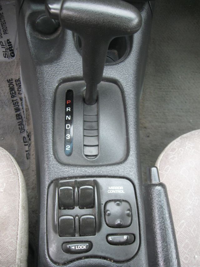 Saturn S Series 2002 photo 10