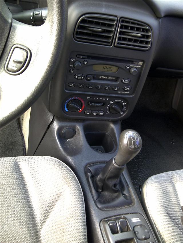 Saturn S Series 2002 photo 3