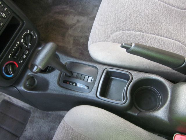 Saturn S Series 2002 photo 15