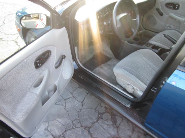 Saturn S Series 2002 photo 2