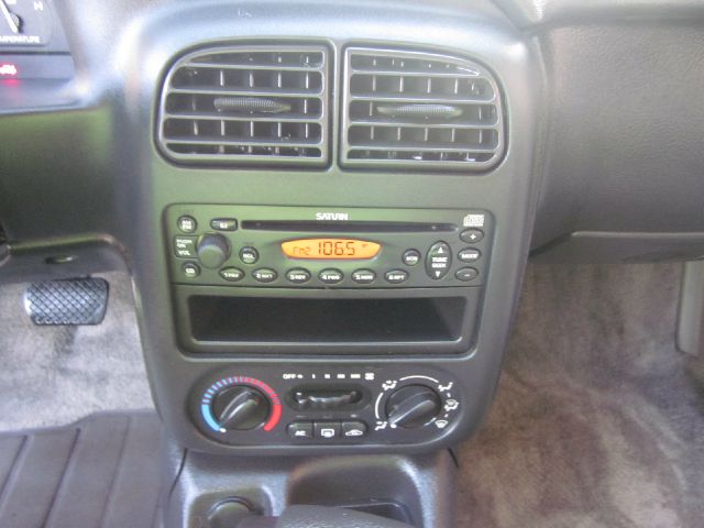 Saturn S Series 2002 photo 4