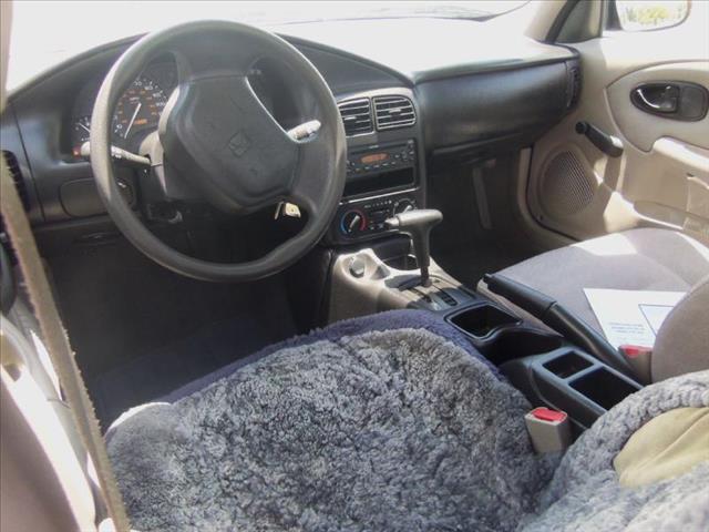 Saturn S Series 2002 photo 2