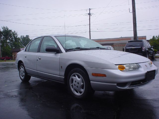 Saturn S Series XLS Sedan