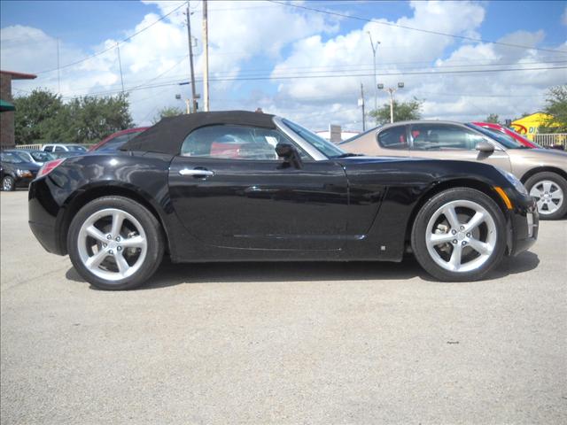 Saturn Sky 2009 photo 2