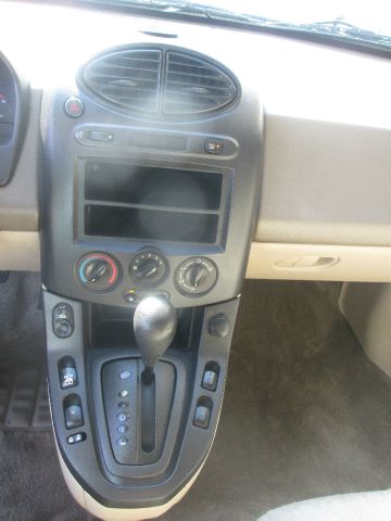 Saturn VUE 2003 photo 15