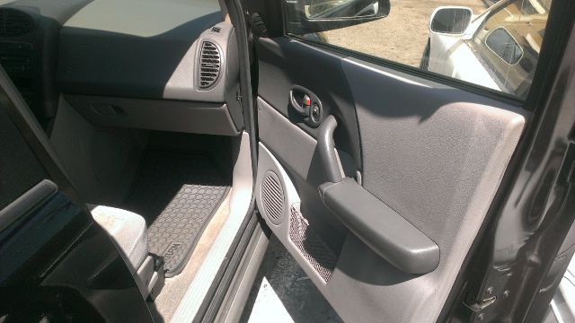 Saturn VUE 2003 photo 27