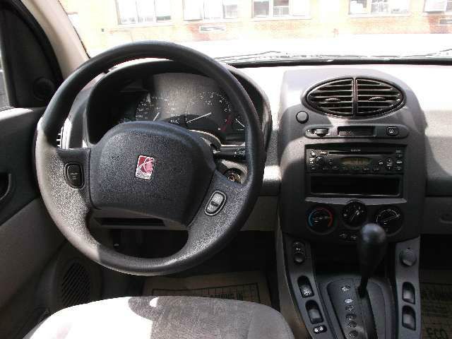 Saturn VUE 2003 photo 2