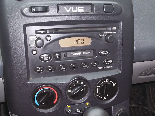 Saturn VUE 2003 photo 9