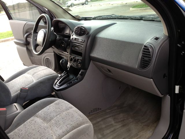 Saturn VUE 2003 photo 2