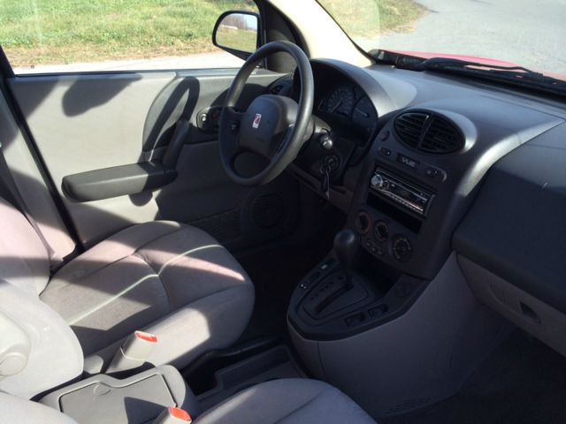 Saturn VUE 2003 photo 2