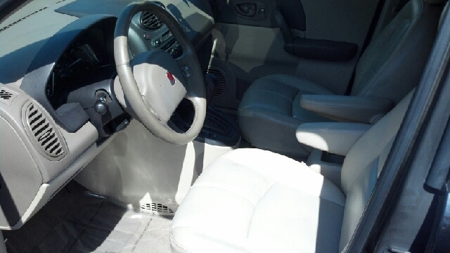 Saturn VUE 2003 photo 2